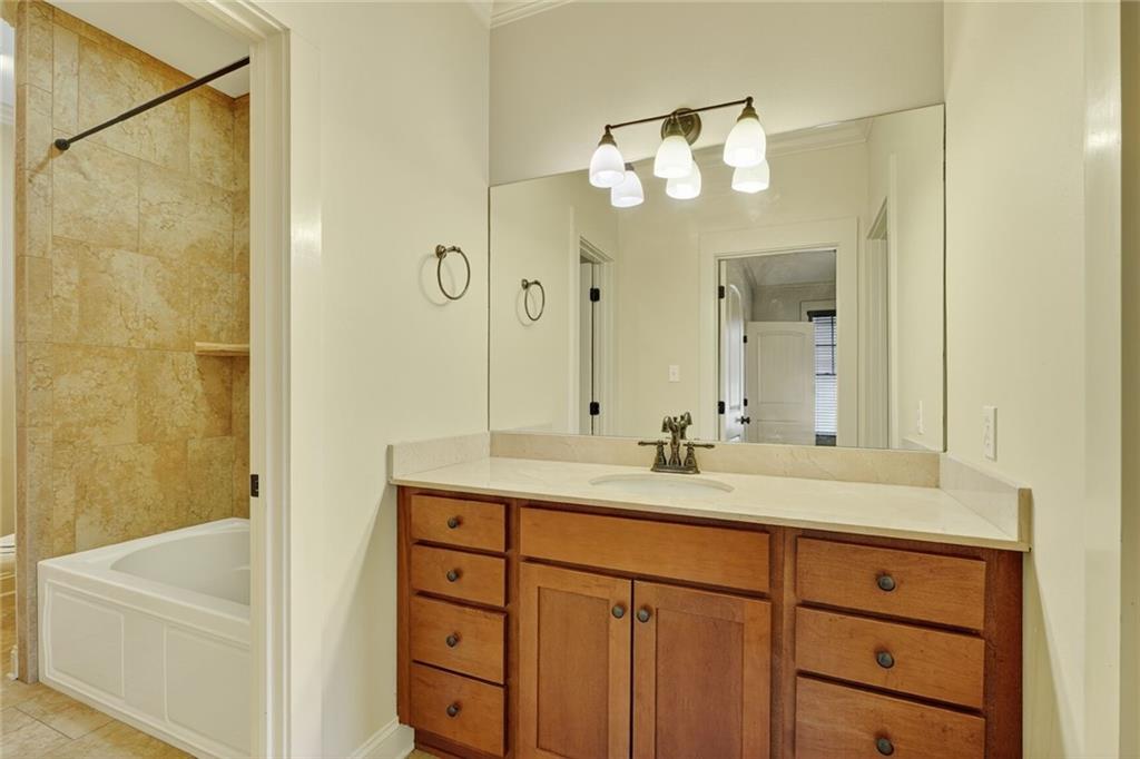 5859 WEST END Boulevard