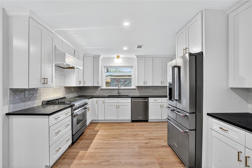 10120 IDLEWOOD Place