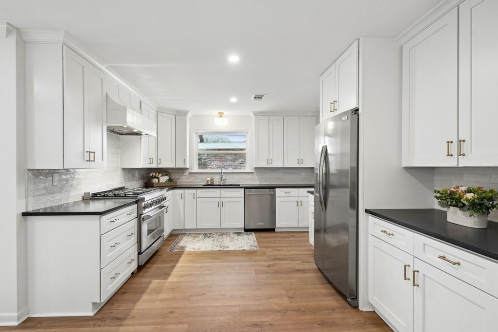 10120 IDLEWOOD Place