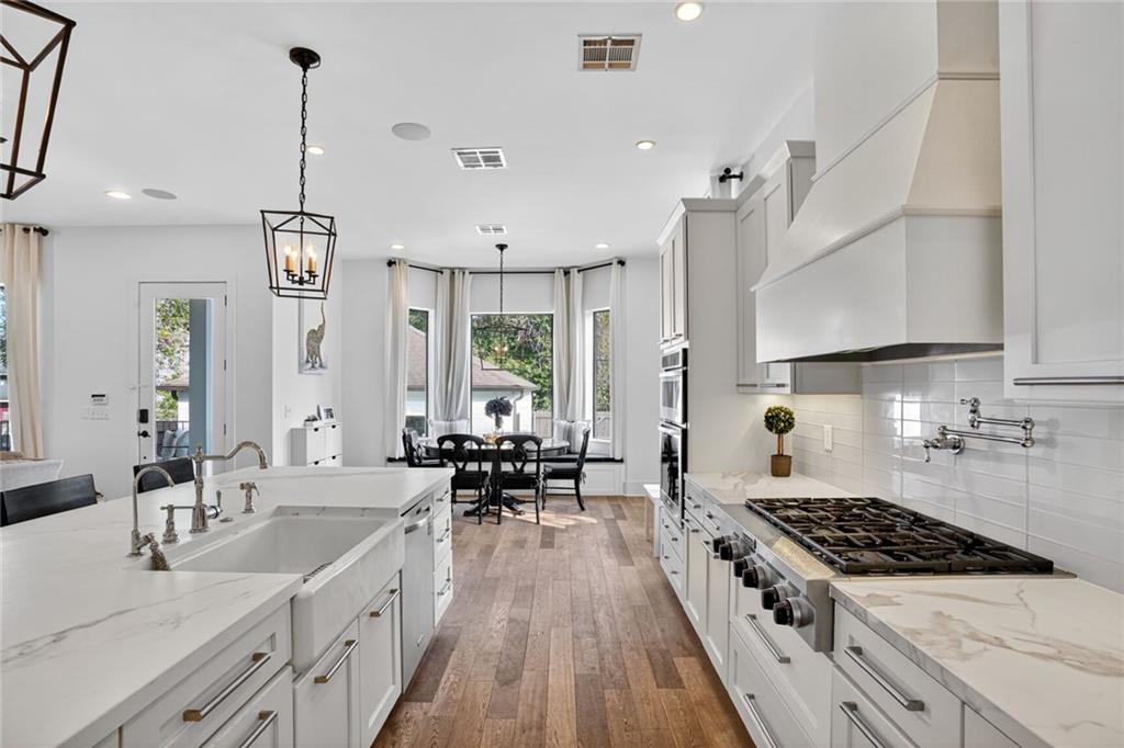 6375 WEST END Boulevard