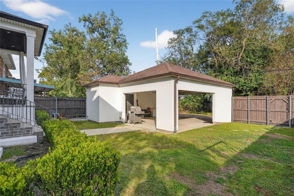 6375 WEST END Boulevard