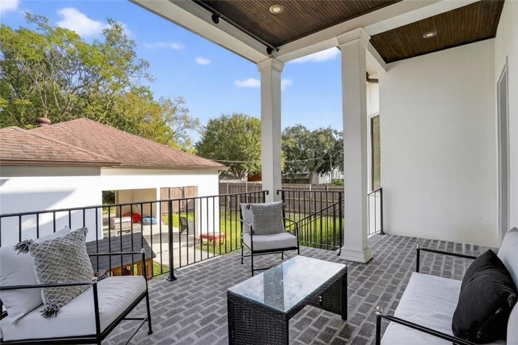 6375 WEST END Boulevard