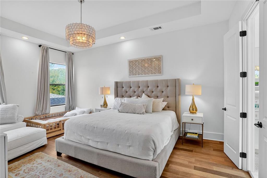 6375 WEST END Boulevard