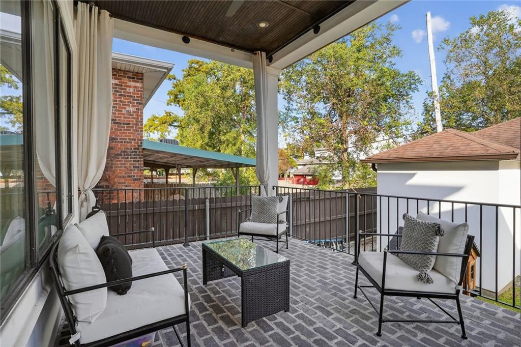 6375 WEST END Boulevard