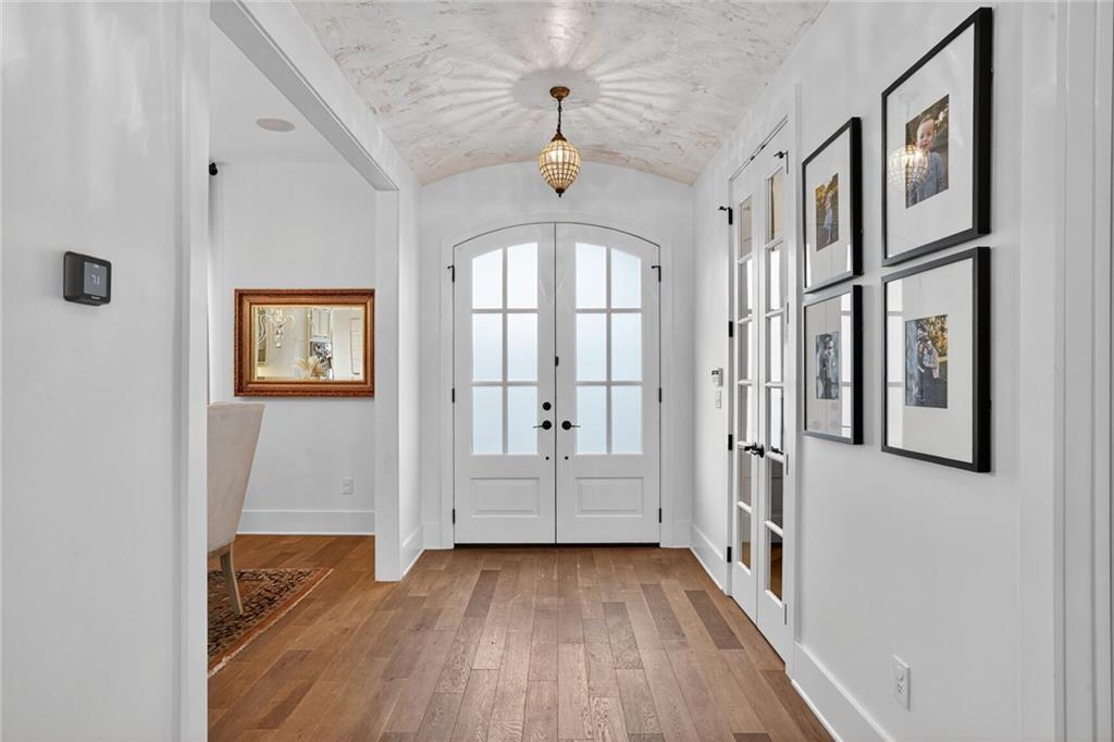 6375 WEST END Boulevard