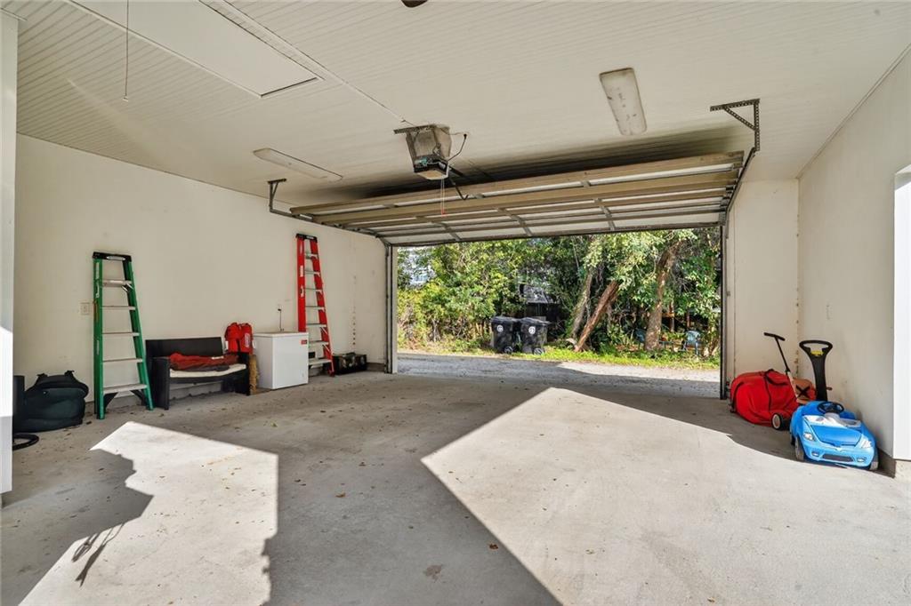 6375 WEST END Boulevard