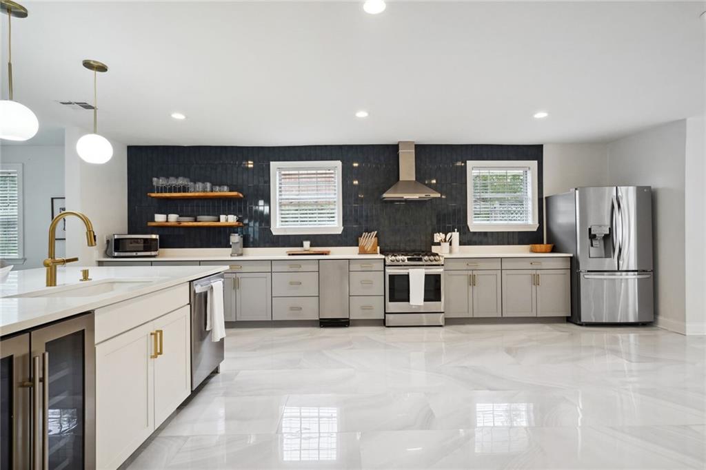 5537 CHERLYN Drive