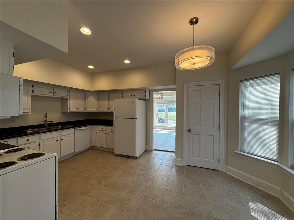 325 STAFFORD Place