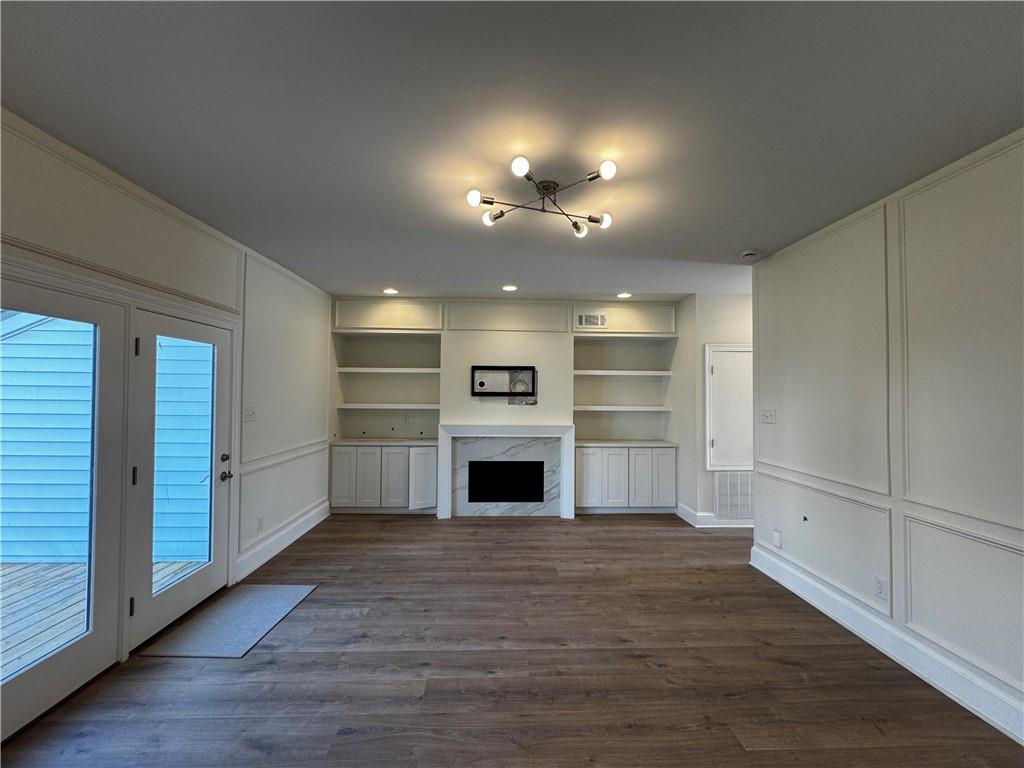 325 STAFFORD Place