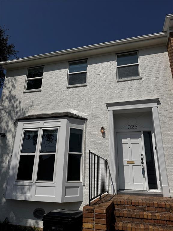 325 STAFFORD Place