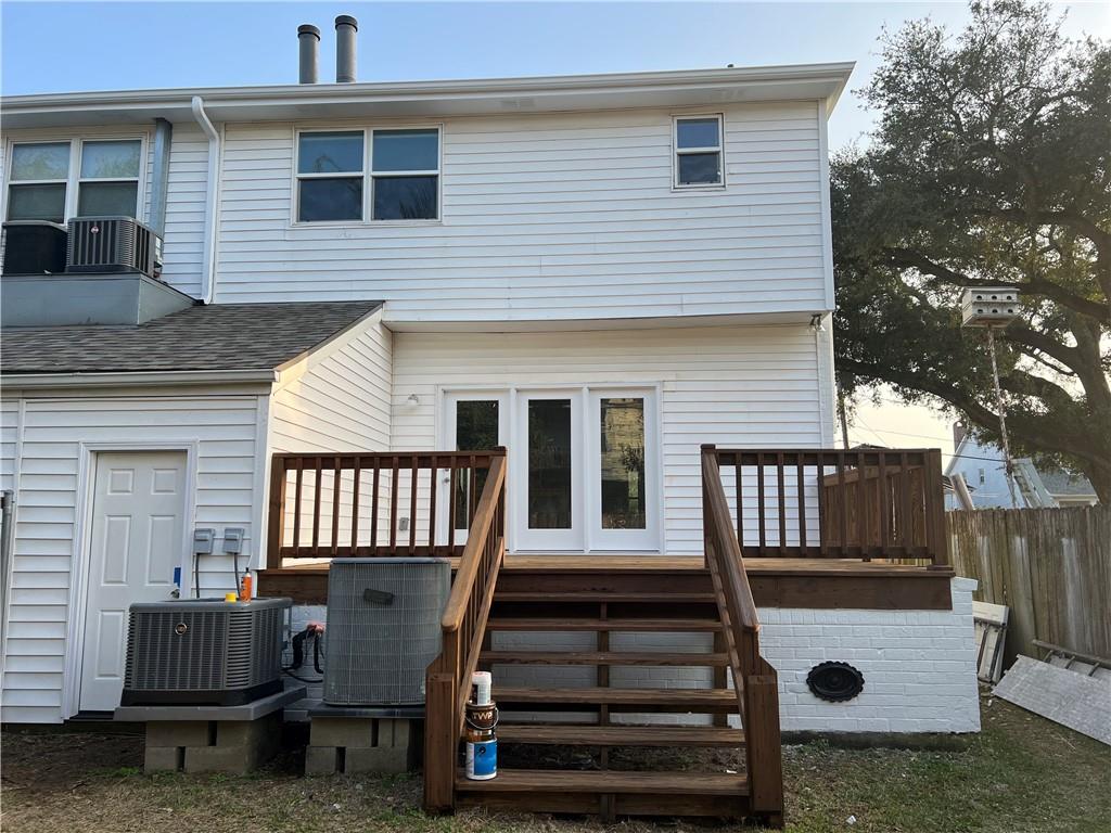 325 STAFFORD Place