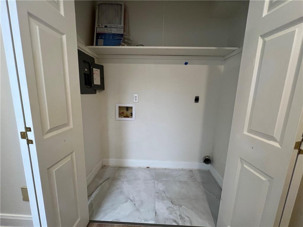 325 STAFFORD Place