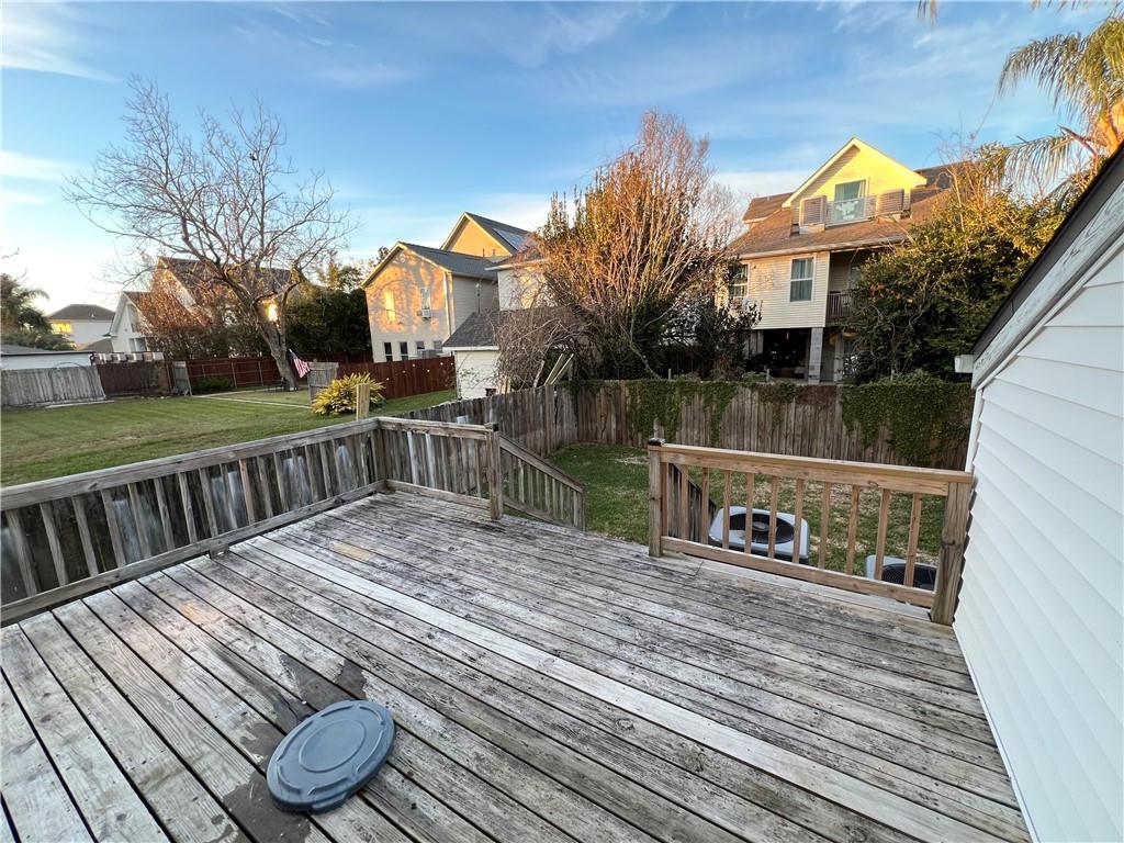325 STAFFORD Place