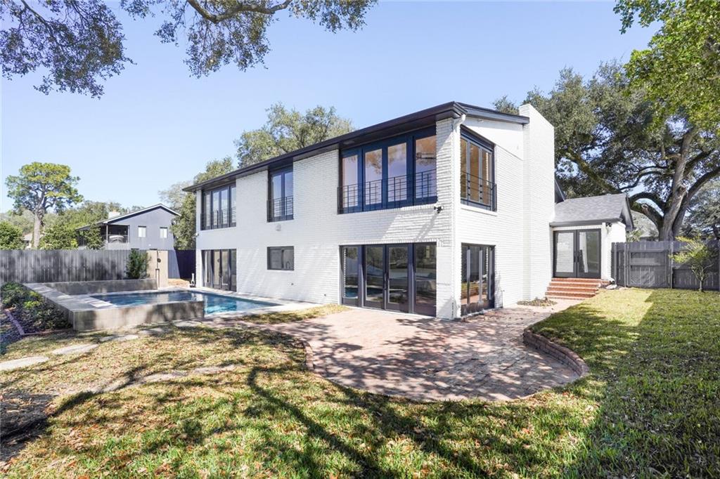 8 PARK ISLAND Drive