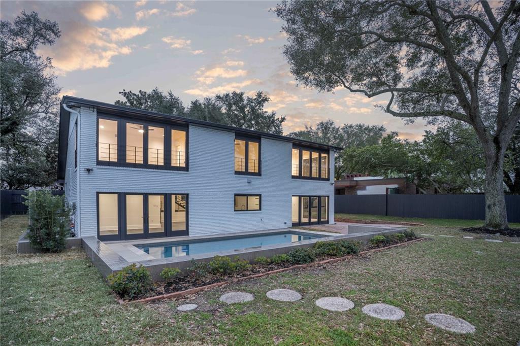8 PARK ISLAND Drive