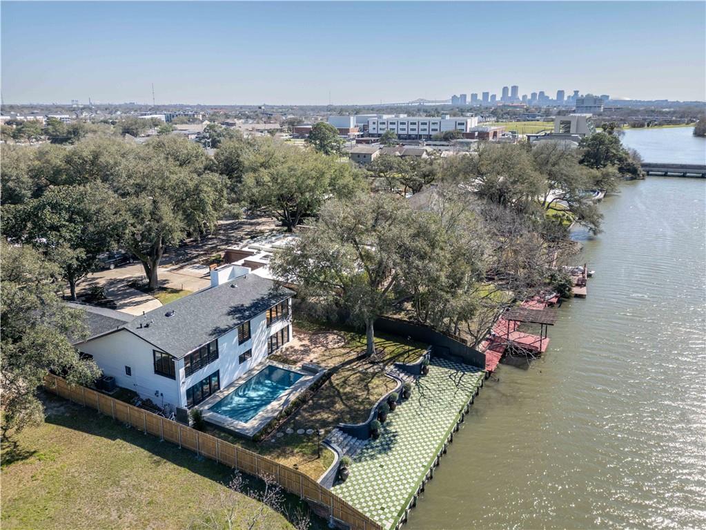 8 PARK ISLAND Drive