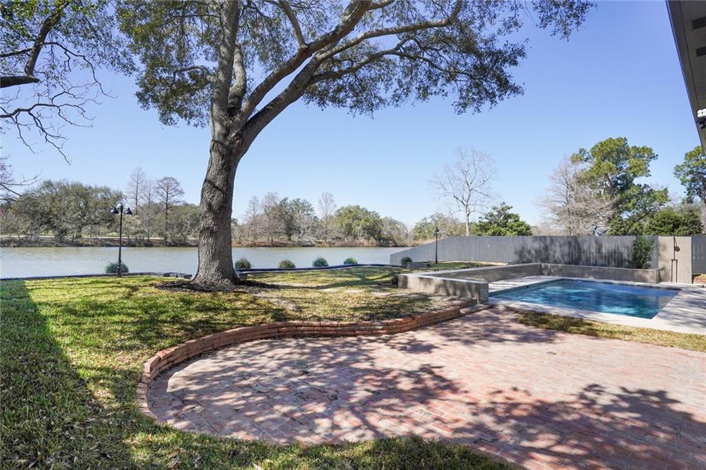 8 PARK ISLAND Drive