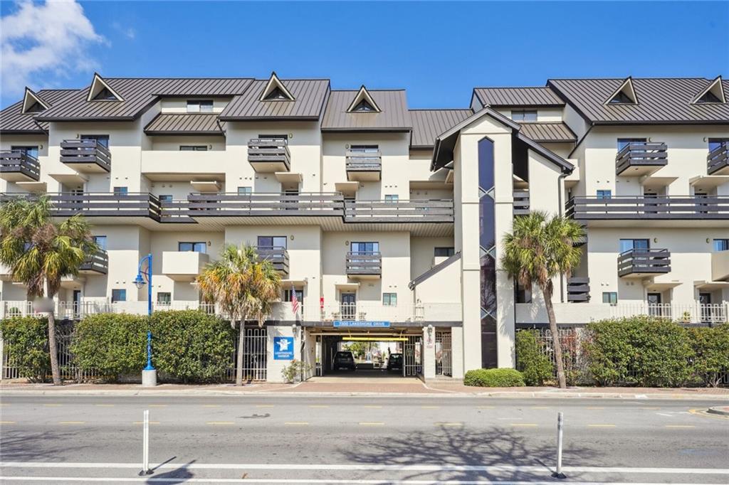 7300 LAKESHORE Drive 4