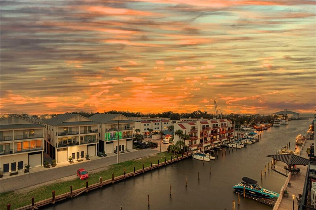 7300 LAKESHORE Drive 4