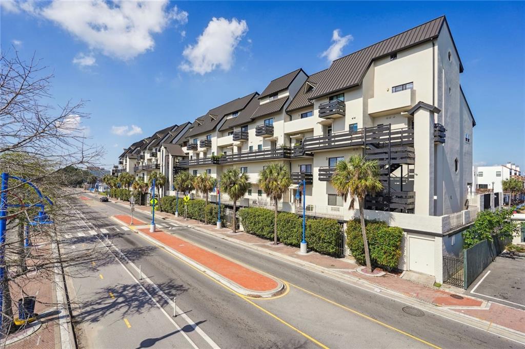 7300 LAKESHORE Drive 4