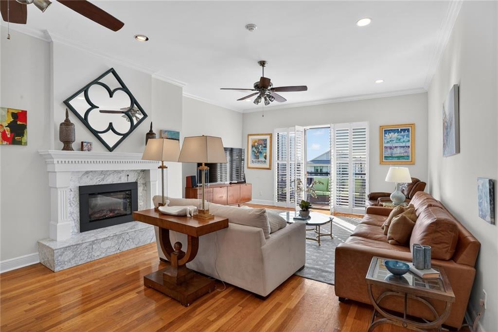 7300 LAKESHORE Drive 4