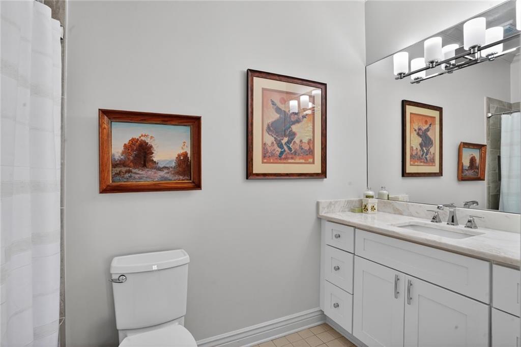 7300 LAKESHORE Drive 4