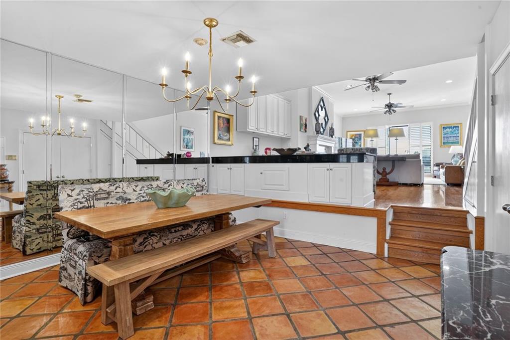 7300 LAKESHORE Drive 4