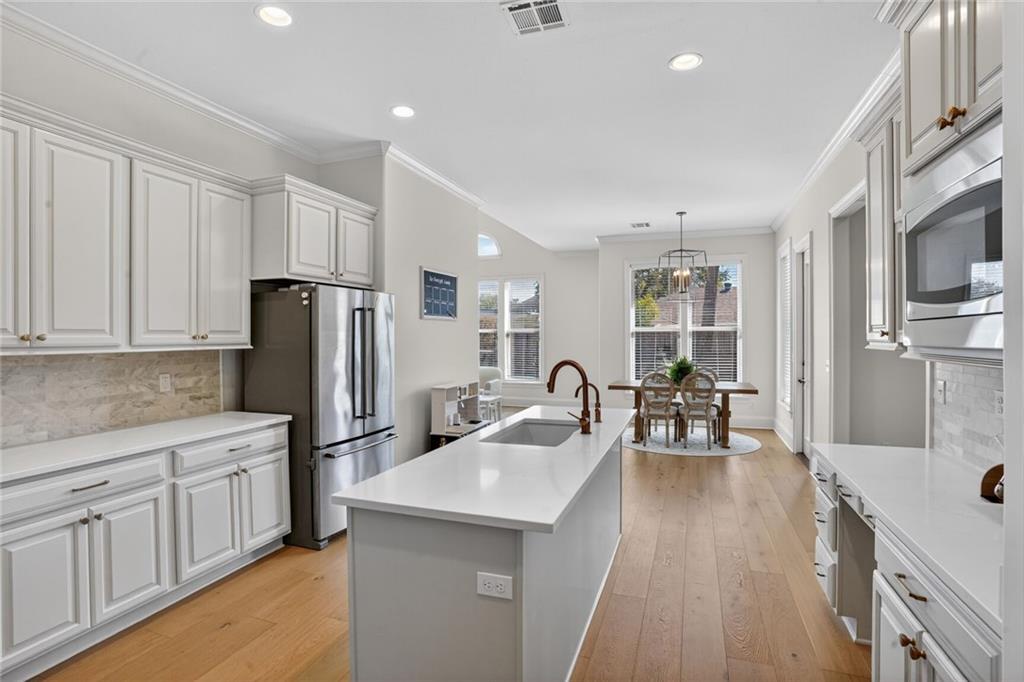 1712 KILLDEER Street