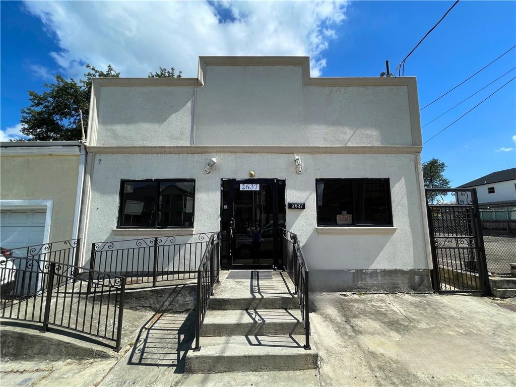 2637 BANKS Street