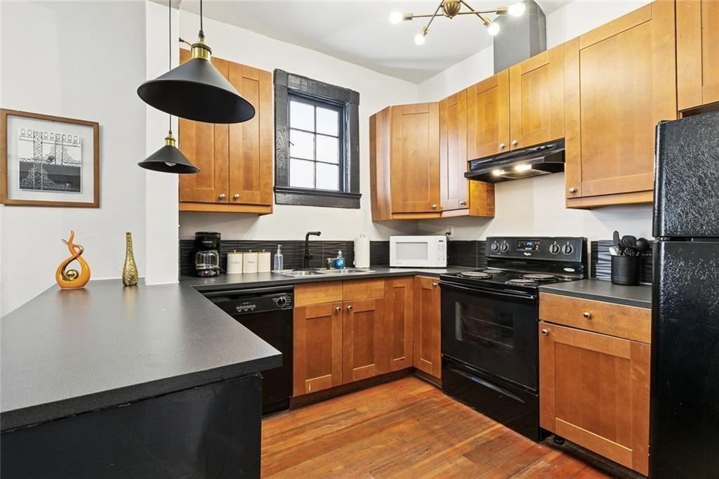 1638 CLIO Street 204