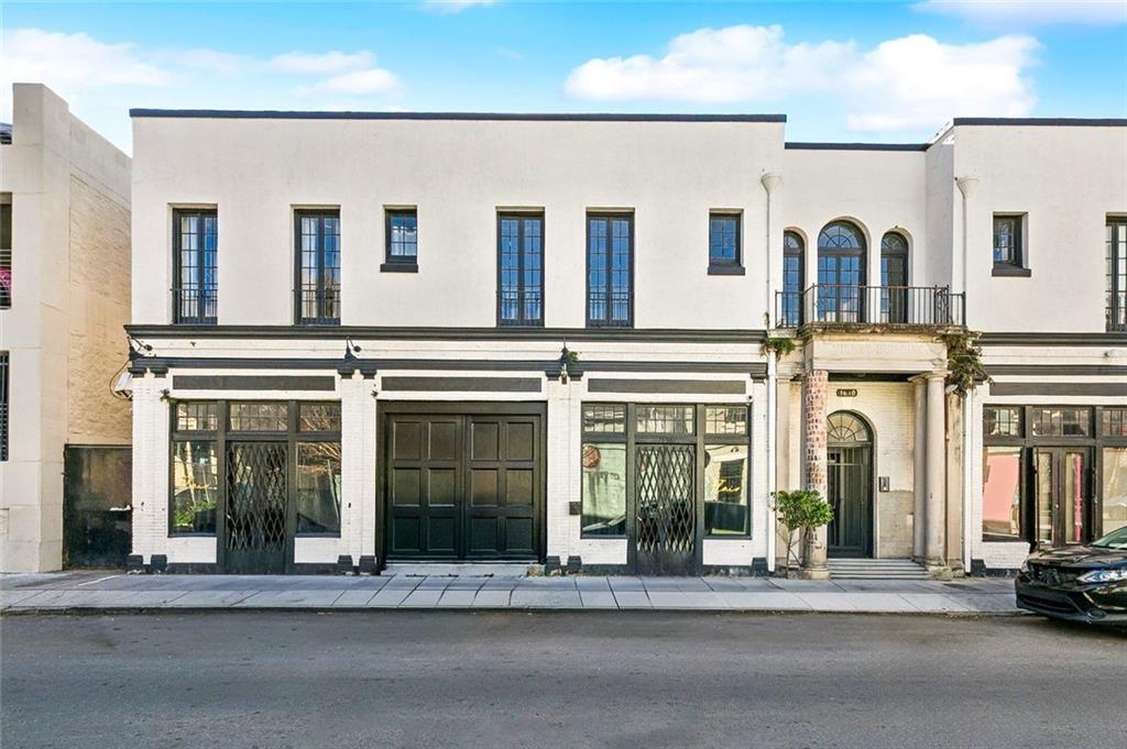 1638 CLIO Street 203