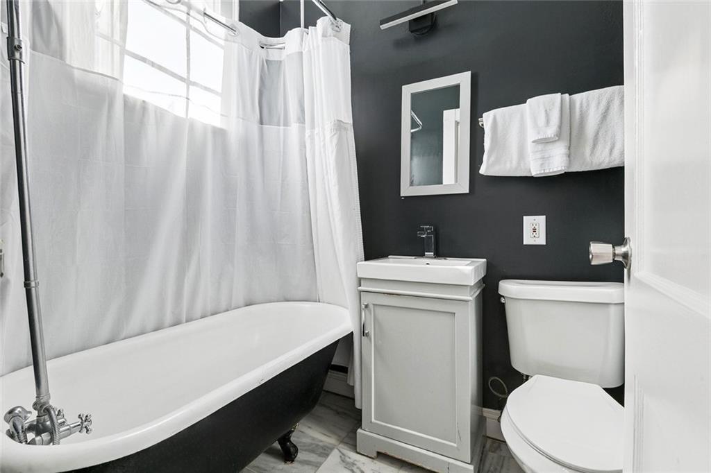 1638 CLIO Street 203