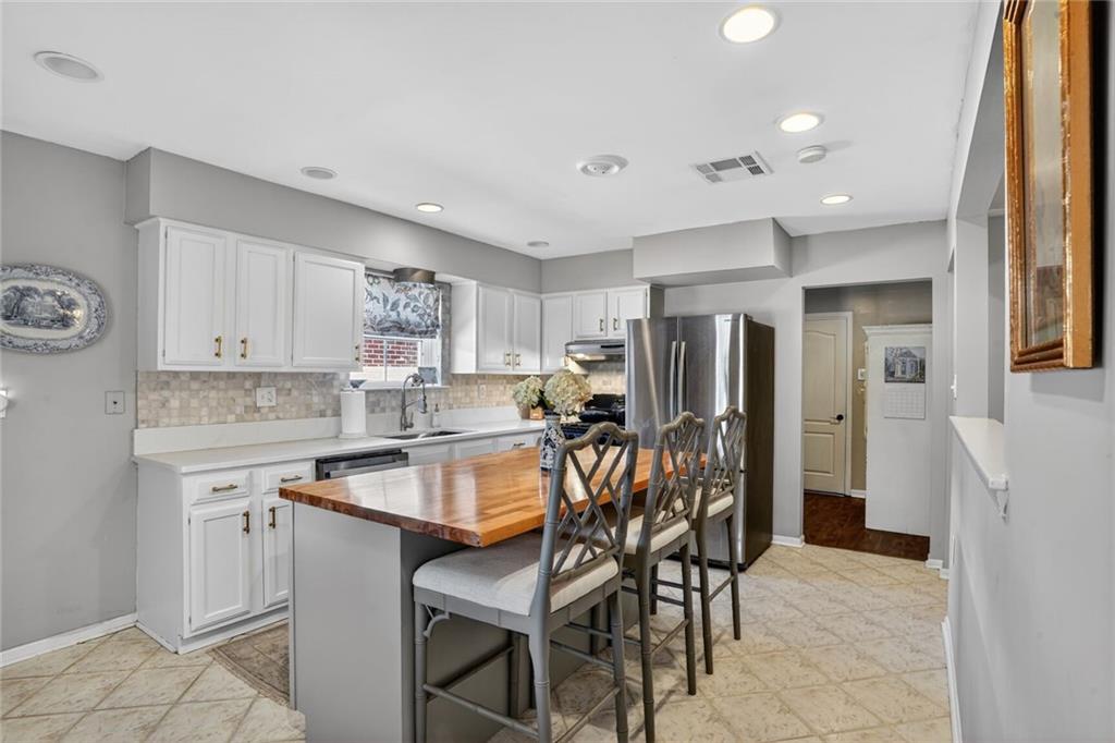 761 E WILLIAM DAVID Parkway