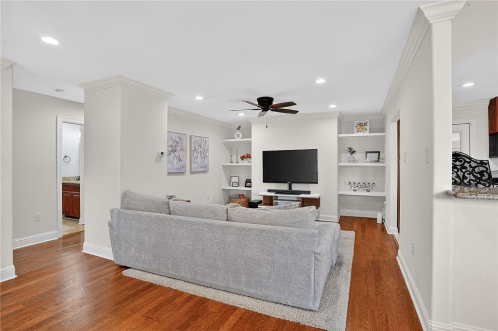 1711 MENDEZ Drive