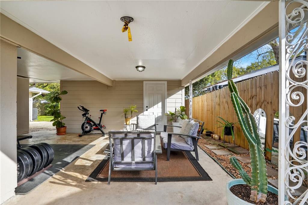1711 MENDEZ Drive