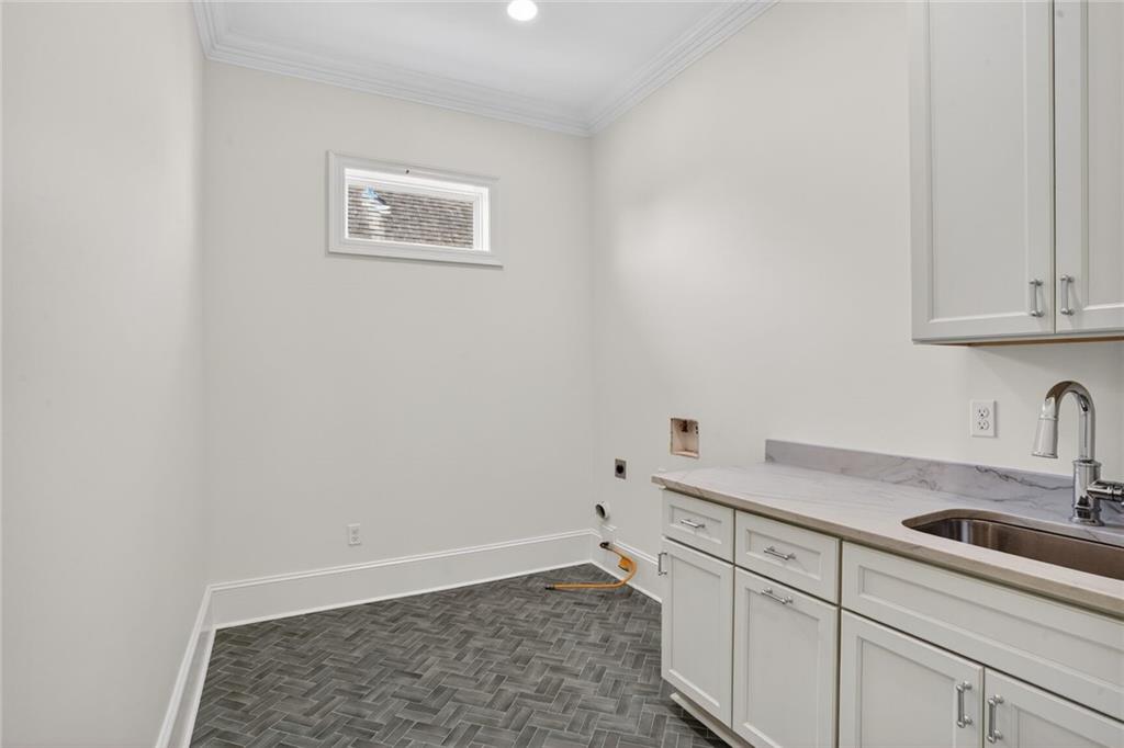 219 E MAPLE RIDGE Drive