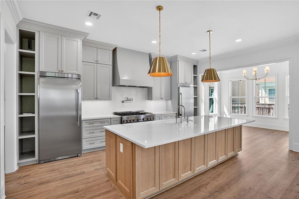 219 E MAPLE RIDGE Drive