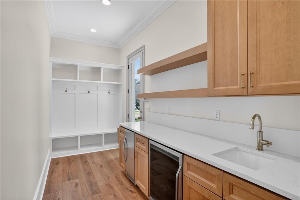 219 E MAPLE RIDGE Drive