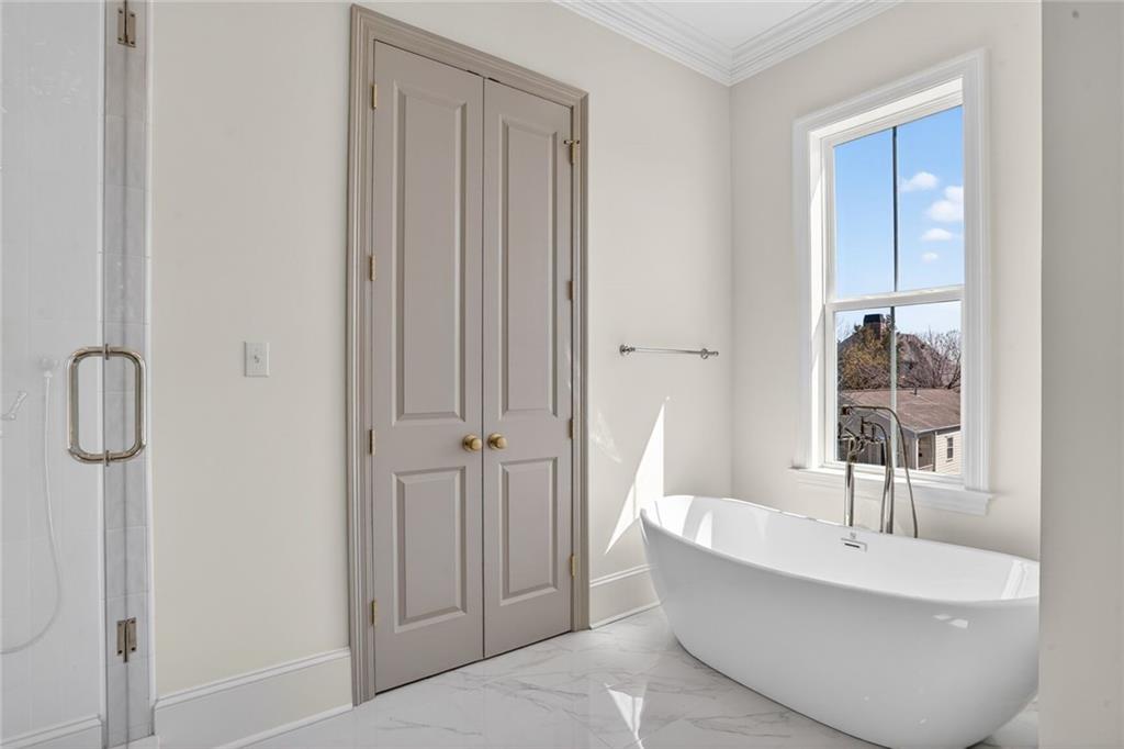 219 E MAPLE RIDGE Drive