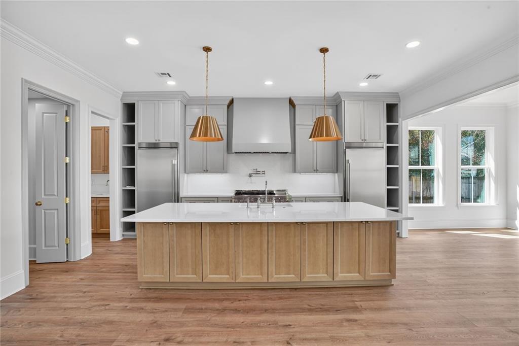 219 E MAPLE RIDGE Drive