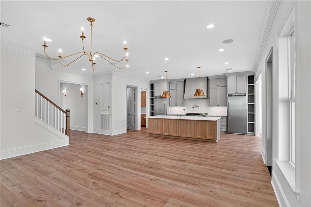 219 E MAPLE RIDGE Drive