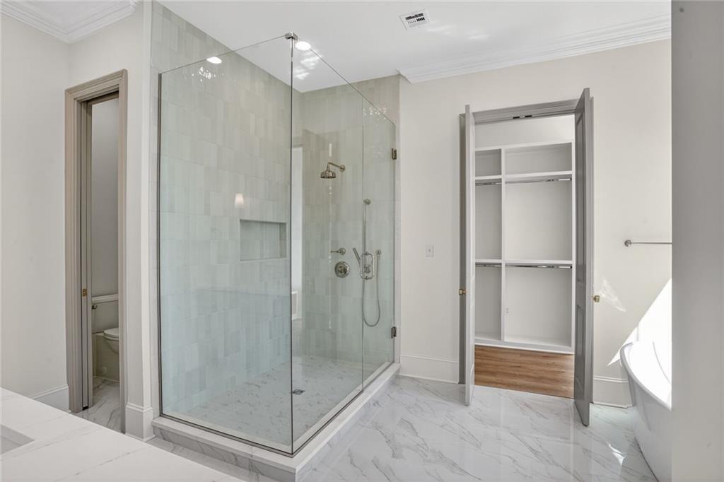 219 E MAPLE RIDGE Drive