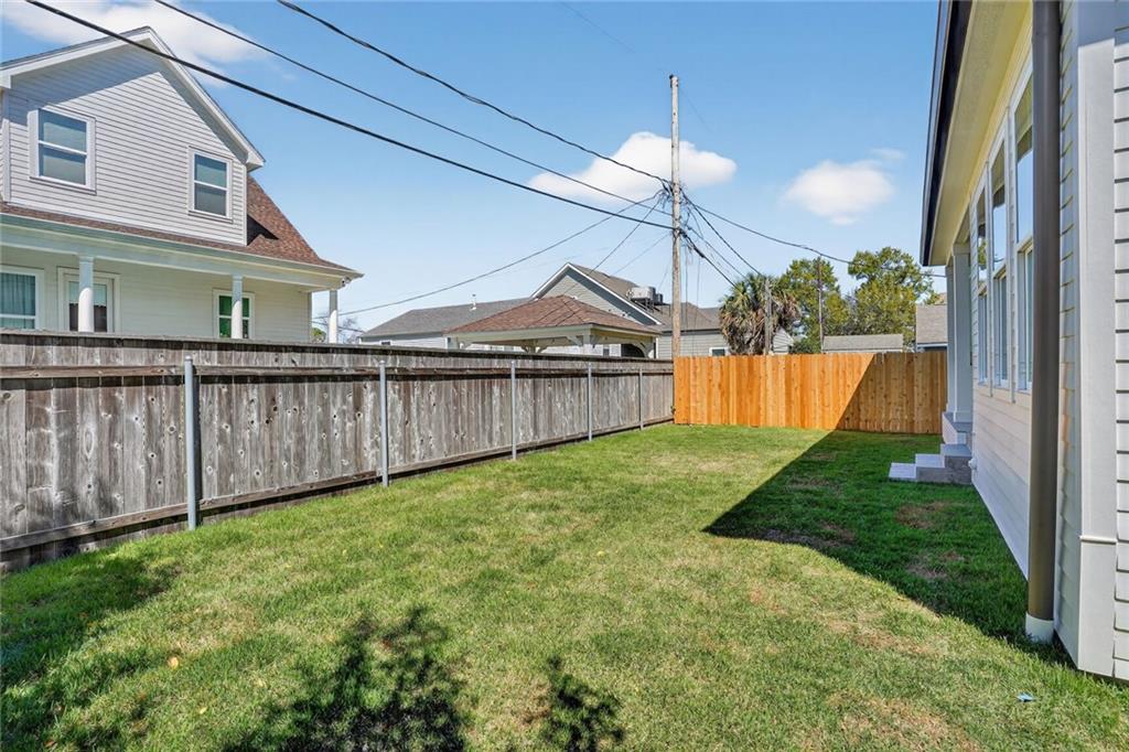 219 E MAPLE RIDGE Drive