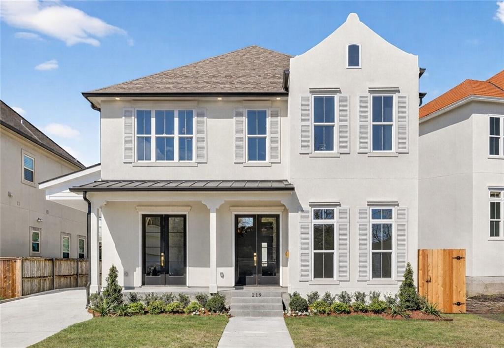 219 E MAPLE RIDGE Drive