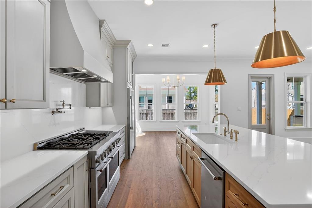 219 E MAPLE RIDGE Drive