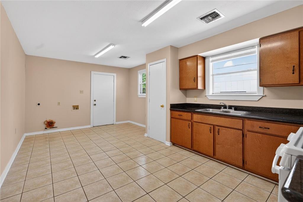 1123 25 NUNEZ Street