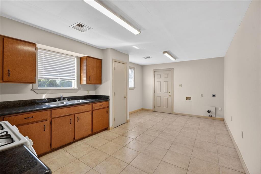 1123 25 NUNEZ Street