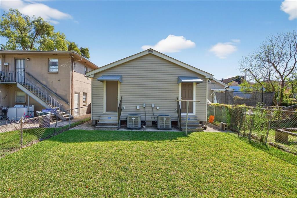 1123 25 NUNEZ Street