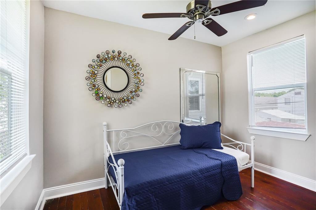 5837 GENERAL HAIG Street 5837