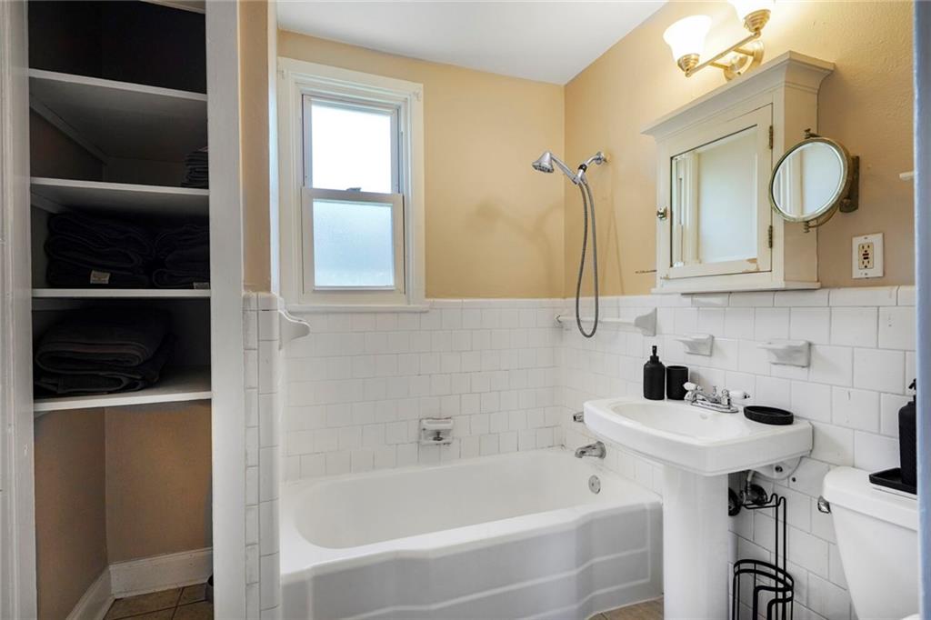 5837 GENERAL HAIG Street 5837